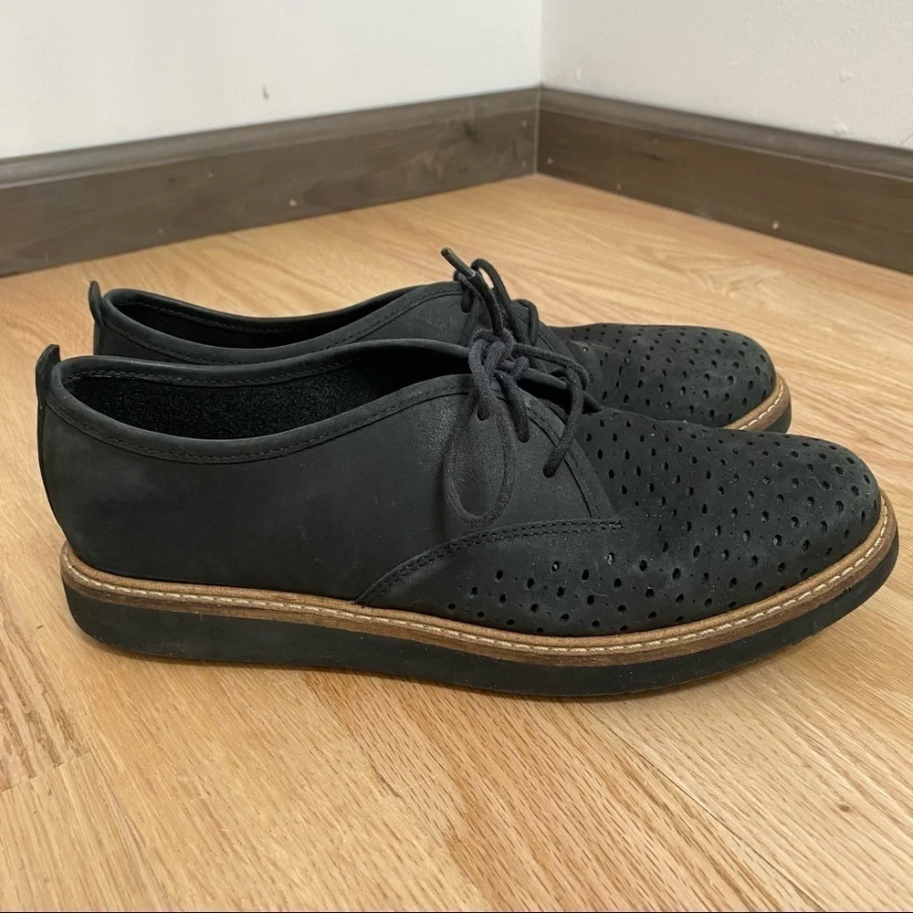 Clarks Oxford Leather Shoes Sz 6.5 Women’s Lace Up
